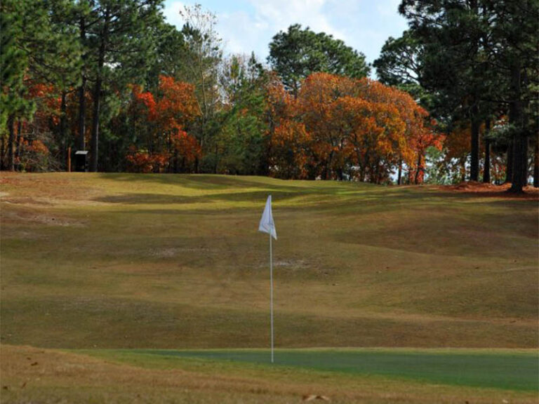 King's Grant Golf Club green in the fall